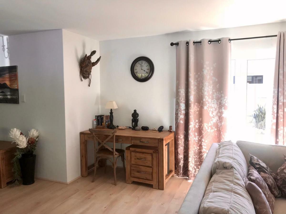 African Holiday Home In Table View كيب تاون المظهر الخارجي الصورة